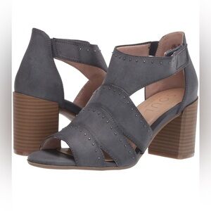 New with tags - SOUL Naturalizer Christina Sandal with velcro closure. Size 10